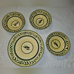 William Sonoma Elegant Olive Branch Pasta Set